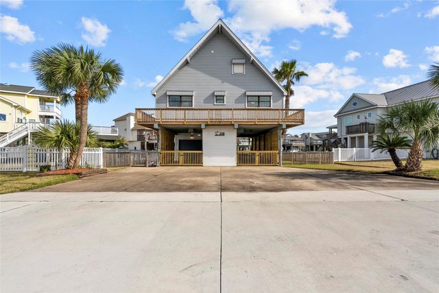 518 Paradise Drive, Tiki Island, TX 77554