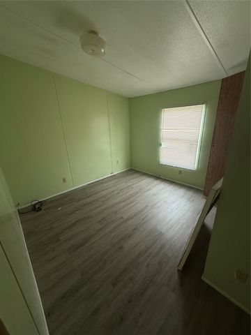 118 Happy Trail Court, Rhome, TX 76078