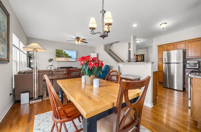 1220 Sears Circle, Elburn, IL 60119