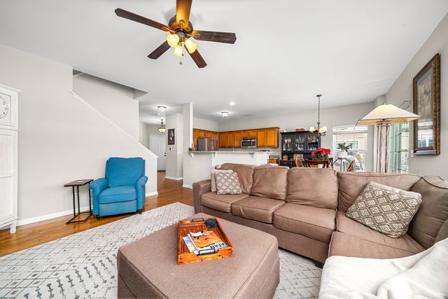 1220 Sears Circle, Elburn, IL 60119