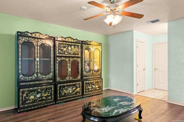 1143 CODY LN, Marion, TX 78124