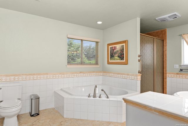 1143 CODY LN, Marion, TX 78124