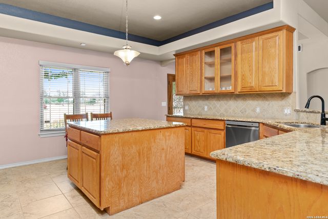 1143 CODY LN, Marion, TX 78124