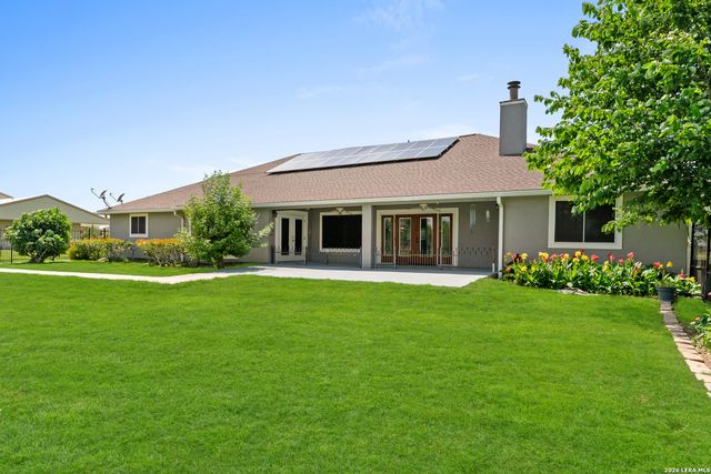 1143 CODY LN, Marion, TX 78124