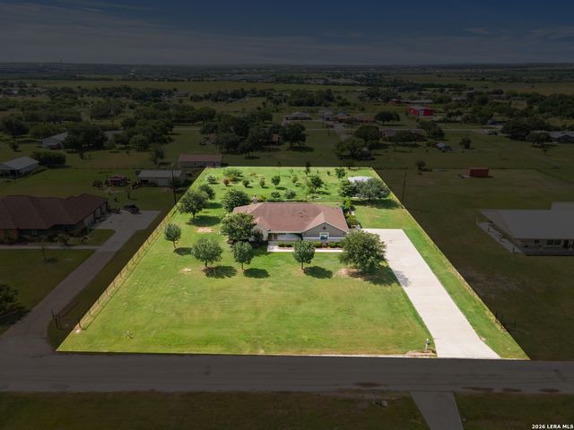 1143 CODY LN, Marion, TX 78124