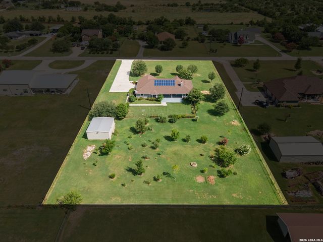 1143 CODY LN, Marion, TX 78124