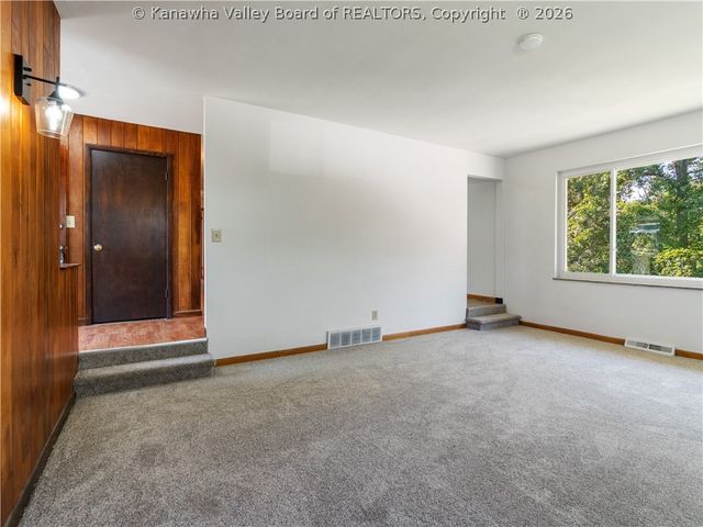 1212 Crown Drive, South Charleston, WV 25309