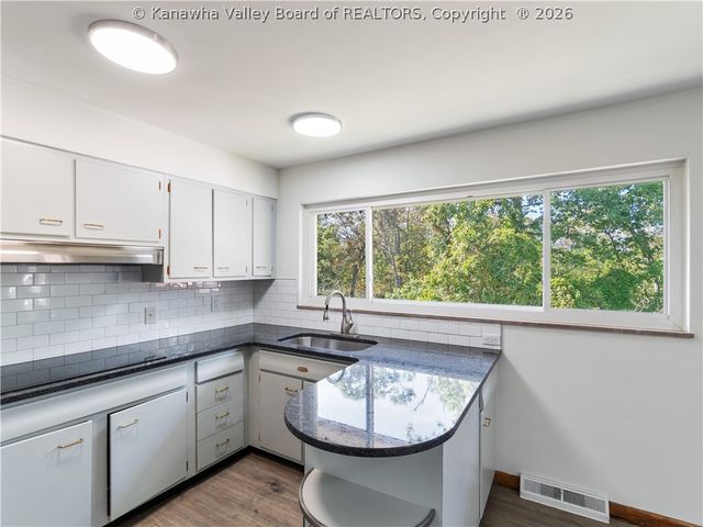 1212 Crown Drive, South Charleston, WV 25309