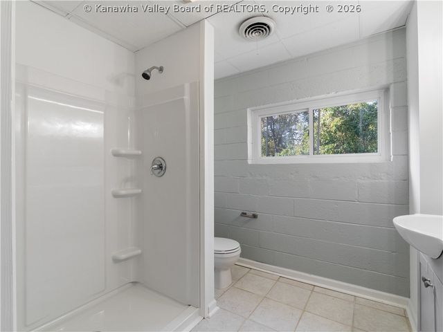 1212 Crown Drive, South Charleston, WV 25309