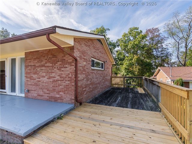 1212 Crown Drive, South Charleston, WV 25309