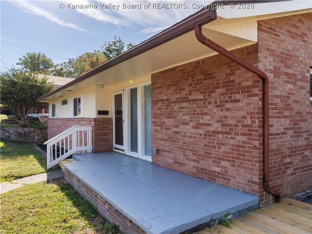 1212 Crown Drive, South Charleston, WV 25309