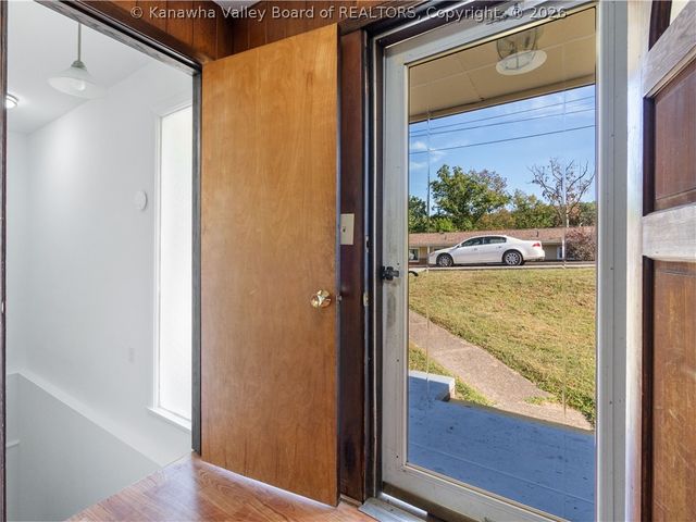 1212 Crown Drive, South Charleston, WV 25309