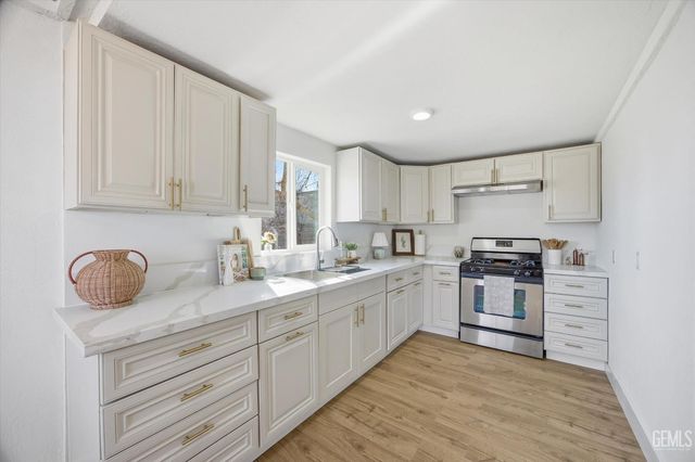 317 Columbus Street, Bakersfield, CA 93305