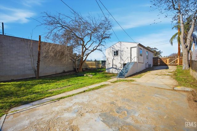 317 Columbus Street, Bakersfield, CA 93305