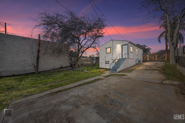 317 Columbus Street, Bakersfield, CA 93305