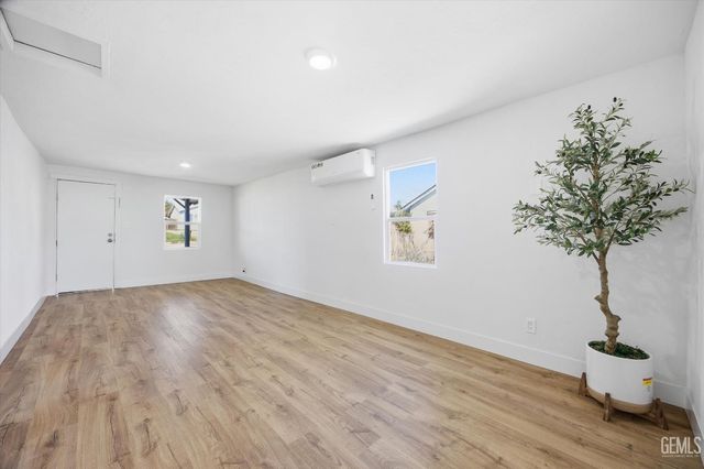 317 Columbus Street, Bakersfield, CA 93305