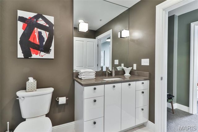 4909 Laclede Avenue 1201, St Louis, MO 63108