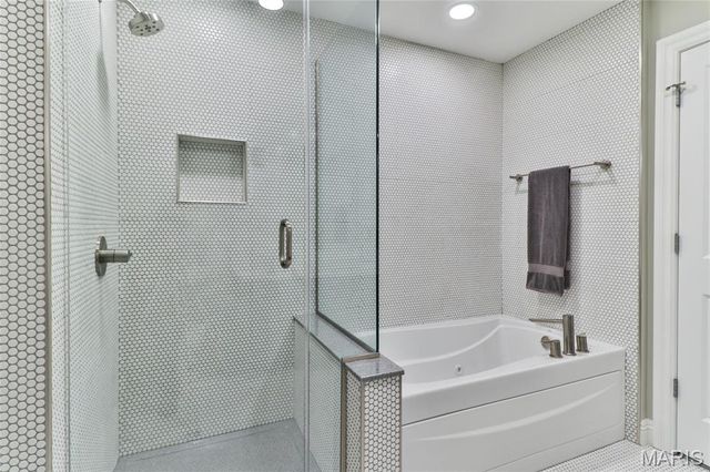 4909 Laclede Avenue 1201, St Louis, MO 63108