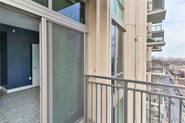 4909 Laclede Avenue 1201, St Louis, MO 63108