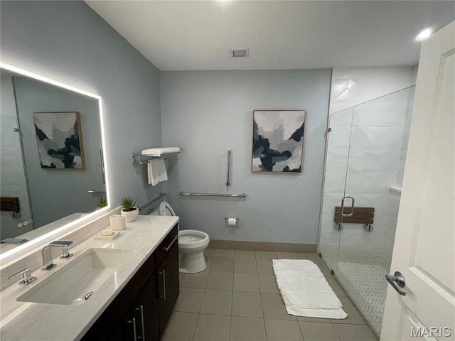 4909 Laclede Avenue 1201, St Louis, MO 63108