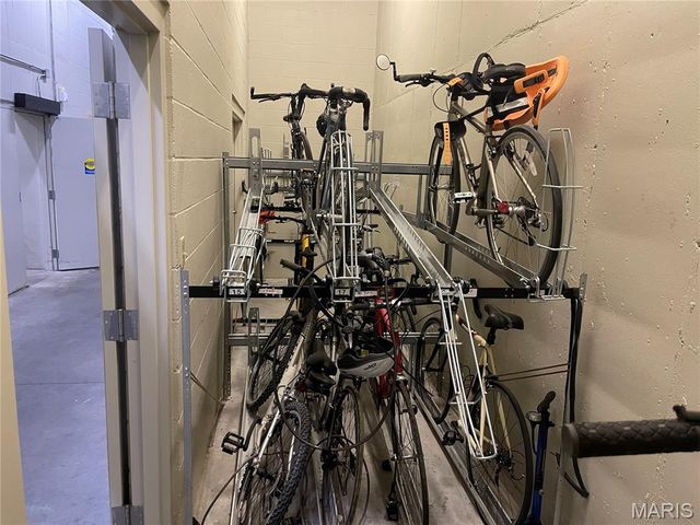 4909 Laclede Avenue 1201, St Louis, MO 63108