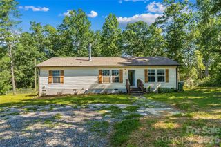 17 Windy Acres Drive, Hendersonville, NC 28792