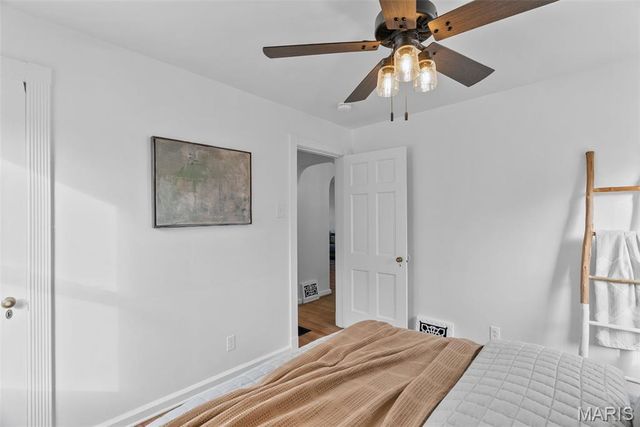 2800 Manderly Drive, St Louis, MO 63144