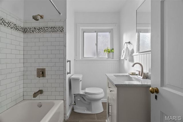 2800 Manderly Drive, St Louis, MO 63144