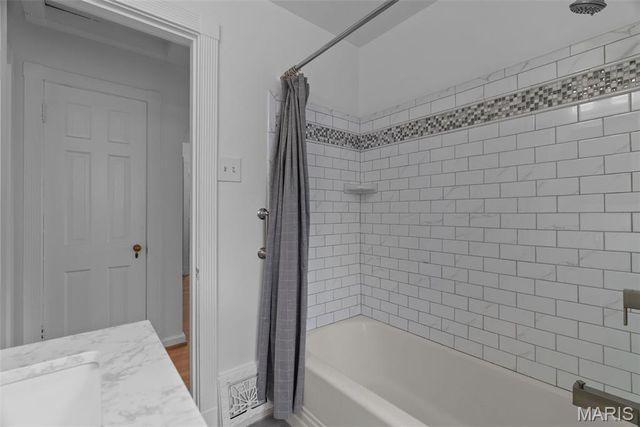 2800 Manderly Drive, St Louis, MO 63144