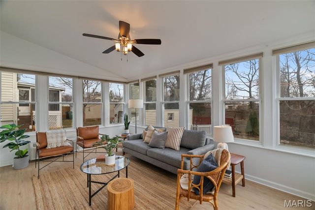 2800 Manderly Drive, St Louis, MO 63144