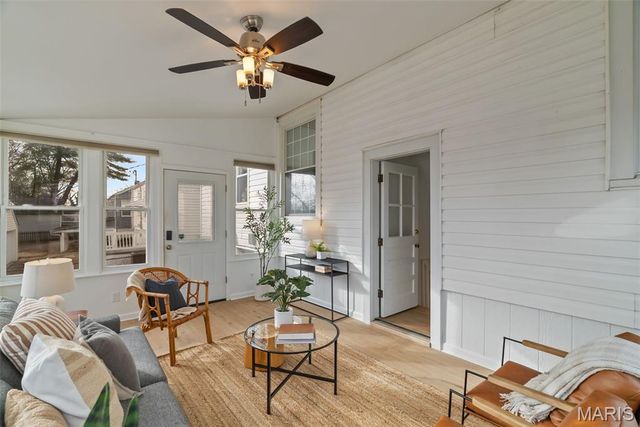 2800 Manderly Drive, St Louis, MO 63144