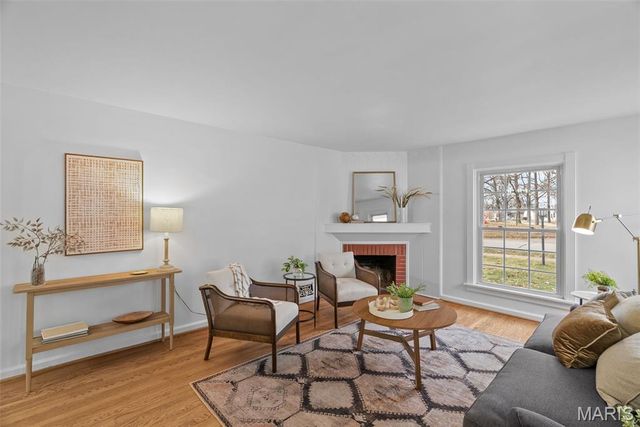 2800 Manderly Drive, St Louis, MO 63144