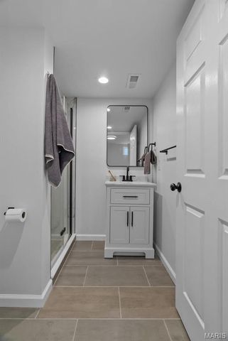 2800 Manderly Drive, St Louis, MO 63144