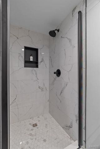 2800 Manderly Drive, St Louis, MO 63144