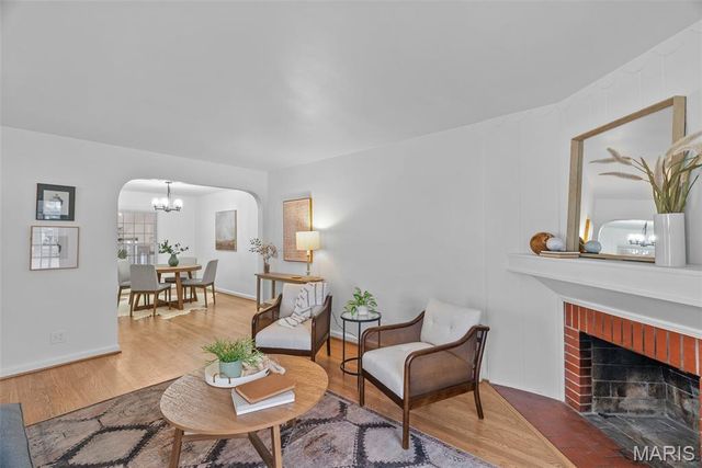 2800 Manderly Drive, St Louis, MO 63144