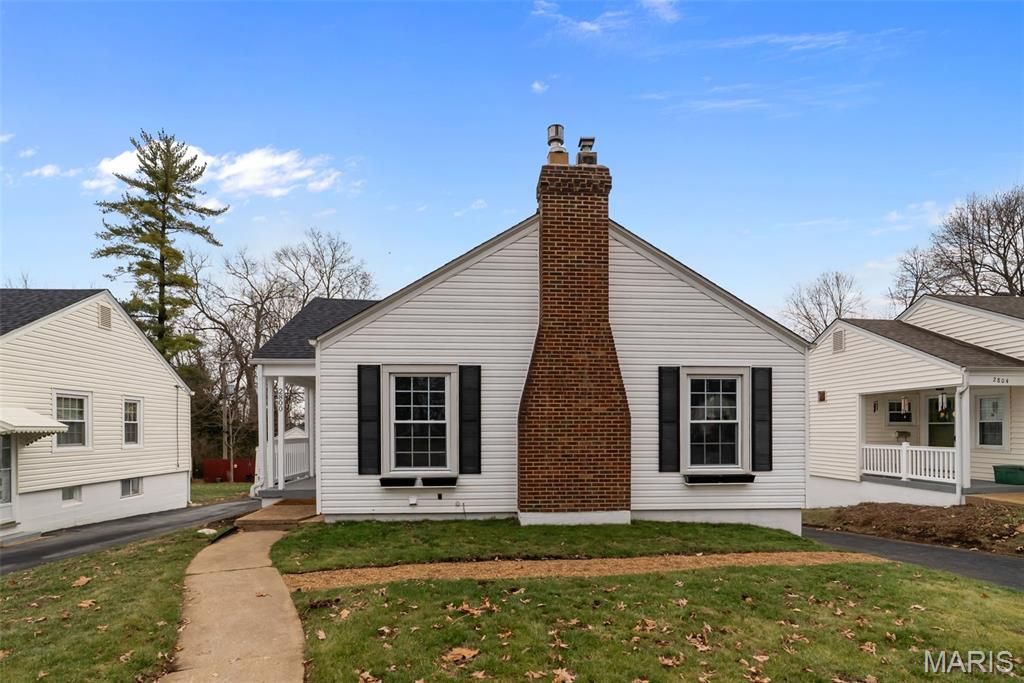 2800 Manderly Drive, St Louis, MO 63144