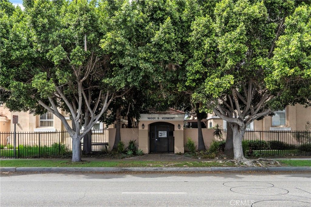 16001 S Vermont 54, Gardena, CA 90247 — photo 2