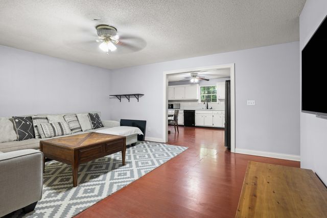 705 Scenic Drive, Rossville, GA 30741