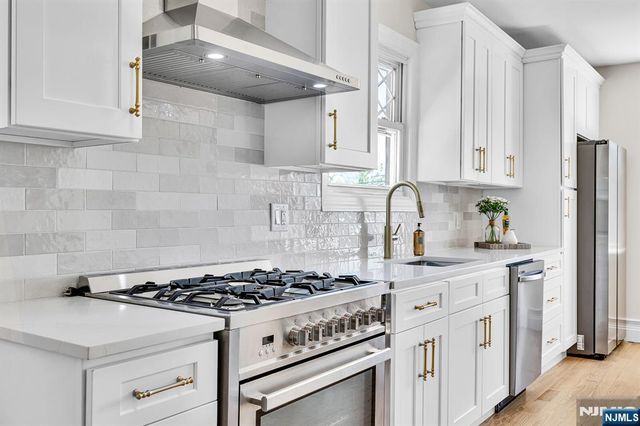 132 Argyle Place, Kearny, NJ 07032