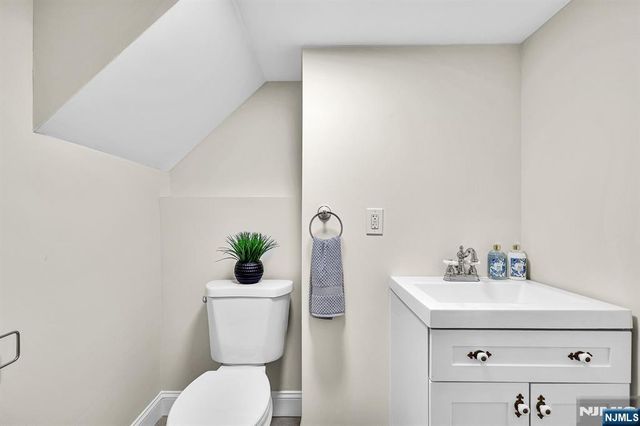 132 Argyle Place, Kearny, NJ 07032