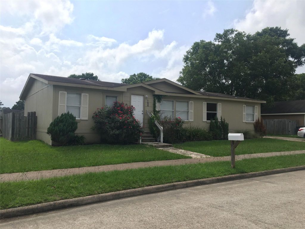 11939 Greenrock Lane, Houston, TX 77044