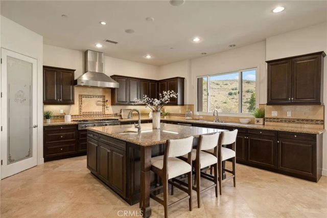 10727 W Stallion Ranch Road, Shadow Hills, CA 91040