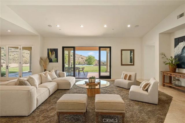 10727 W Stallion Ranch Road, Shadow Hills, CA 91040