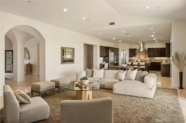 10727 W Stallion Ranch Road, Shadow Hills, CA 91040