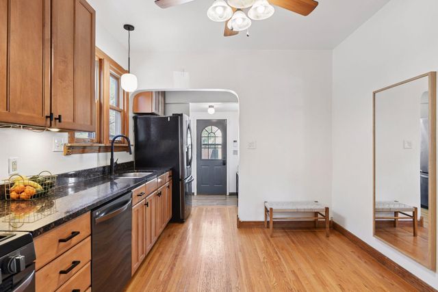 943 Wakefield Avenue, Saint Paul, MN 55106