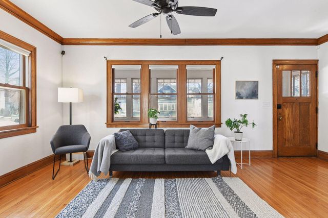 943 Wakefield Avenue, Saint Paul, MN 55106