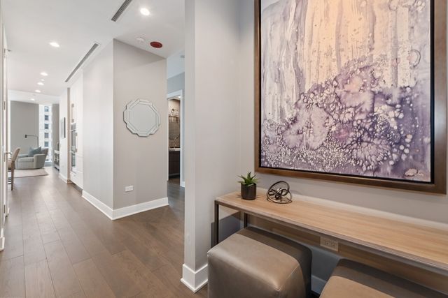 403 N Wabash Avenue 8A, Chicago, IL 60611