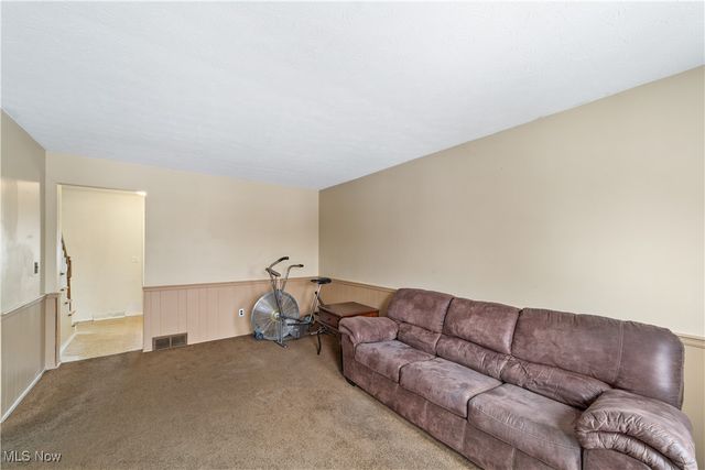 1920 David Avenue, Parma, OH 44134