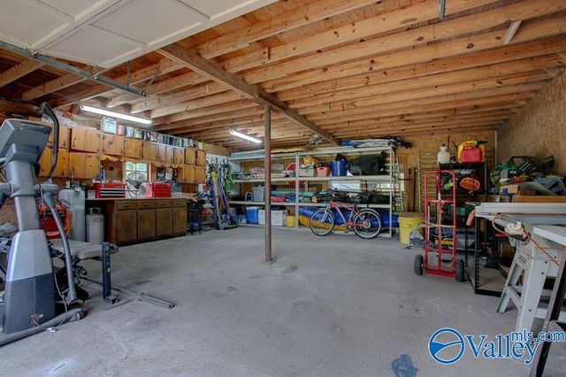 52 N Timber Gap Circle, Hartselle, AL 35640
