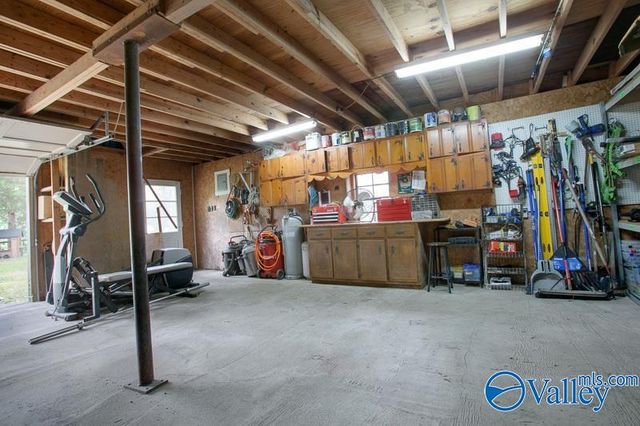 52 N Timber Gap Circle, Hartselle, AL 35640
